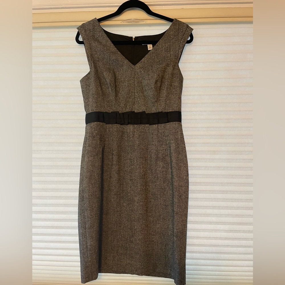 Banana Republic grey wool sheath dress with black waist detail